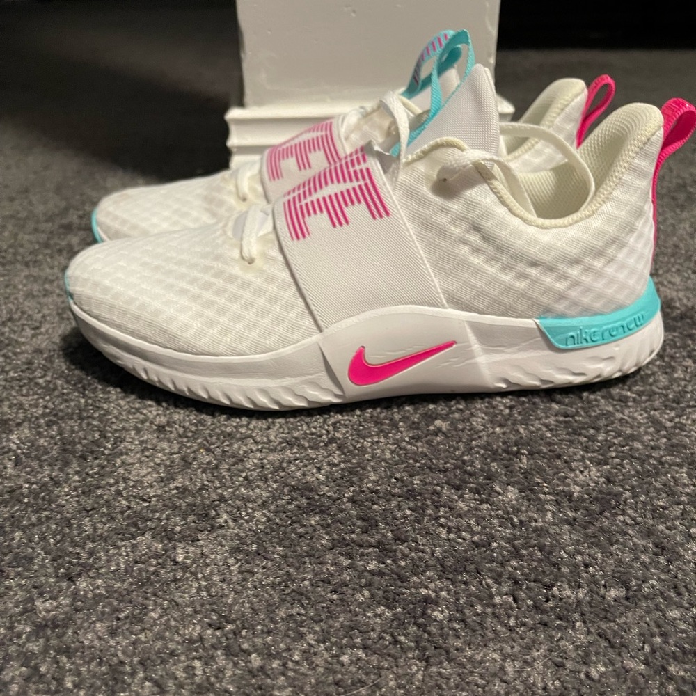 WOMEN'S NIKE IN-SEASON TR 9 TRAINING SHOES